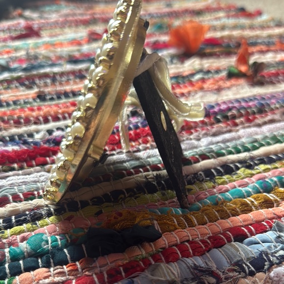 Nicole Miller Gold and Cream Pearl Picture Frame - Picture 4 of 4